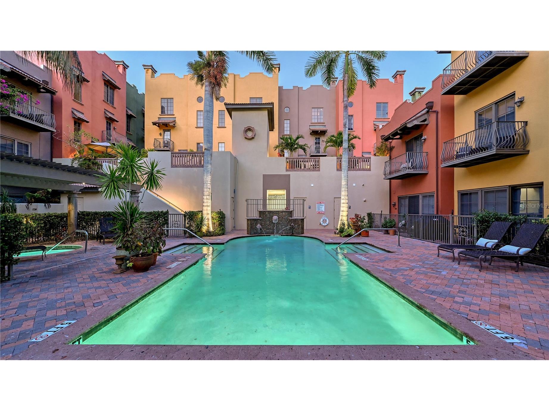 1513 Oak Street #18 Sarasota FL 34236 A4677602 image39