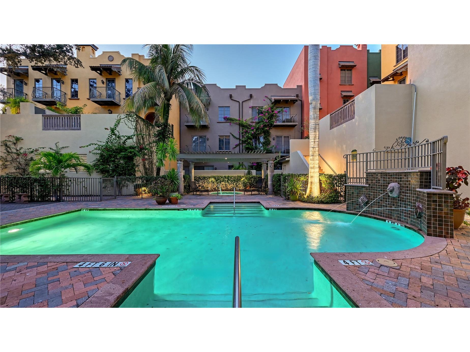 1513 Oak Street #18 Sarasota FL 34236 A4677602 image40