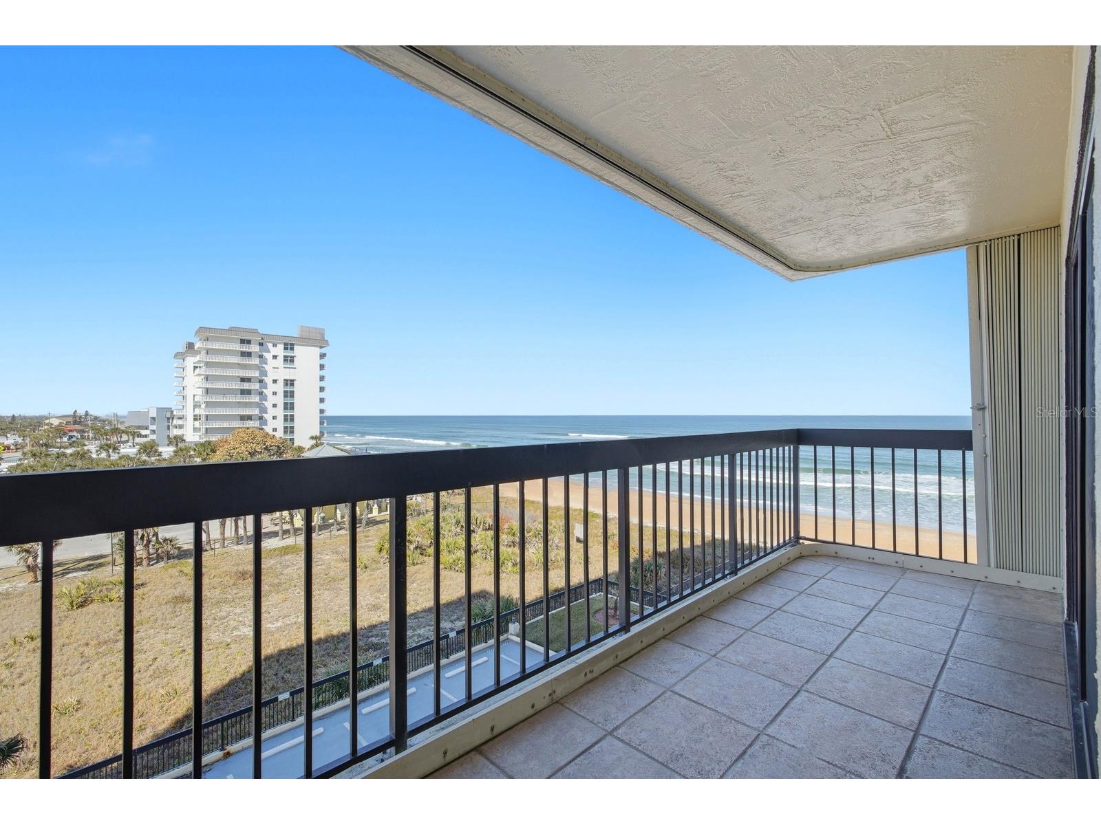 1513 Ocean Shore Boulevard #4E Ormond Beach FL 32176 - ATLANTIC OCEAN/INTRACOASTAL V4947305 image2