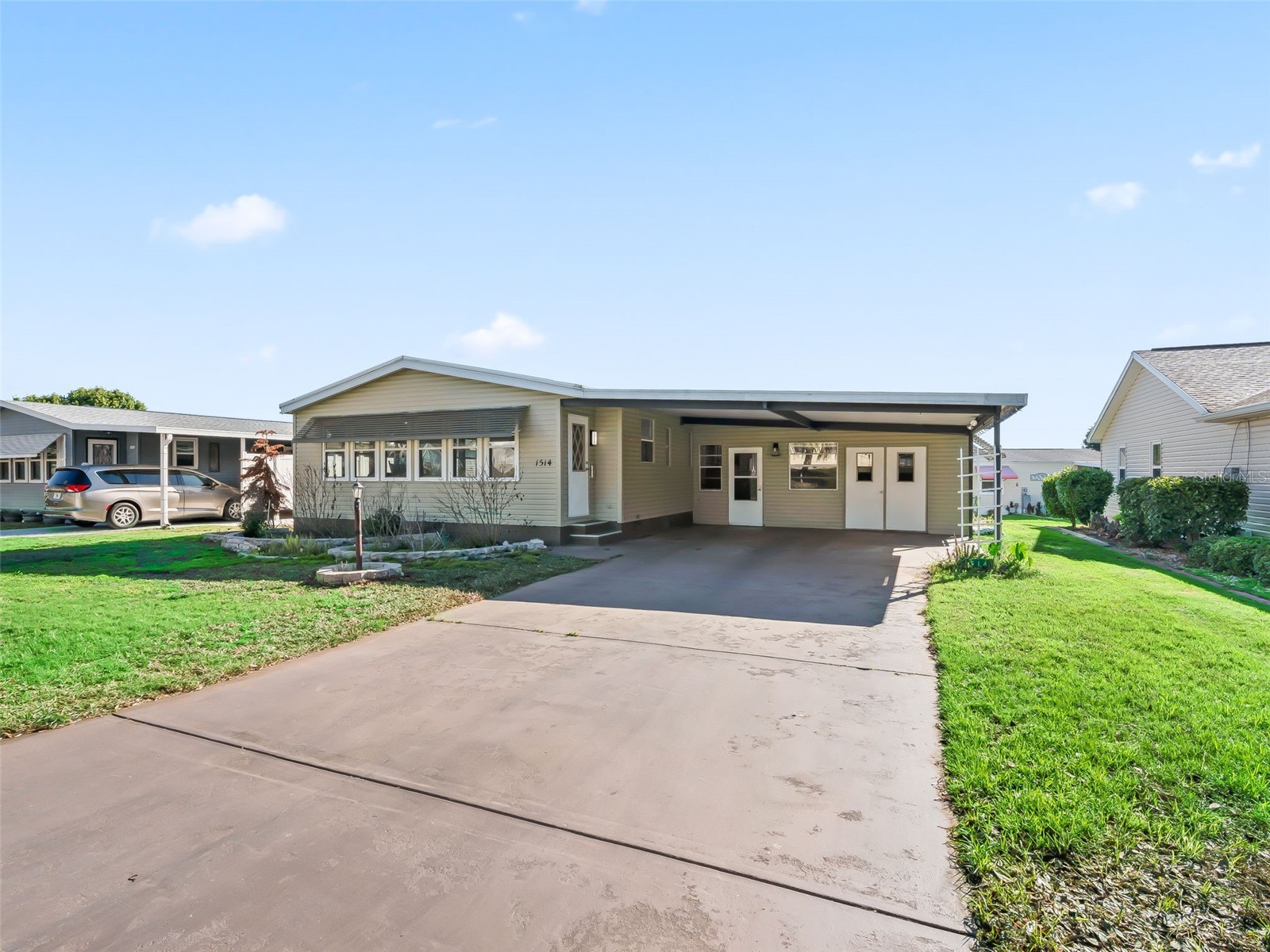 1514 Hillcrest Drive Lady Lake FL 32159 G5111375 image2