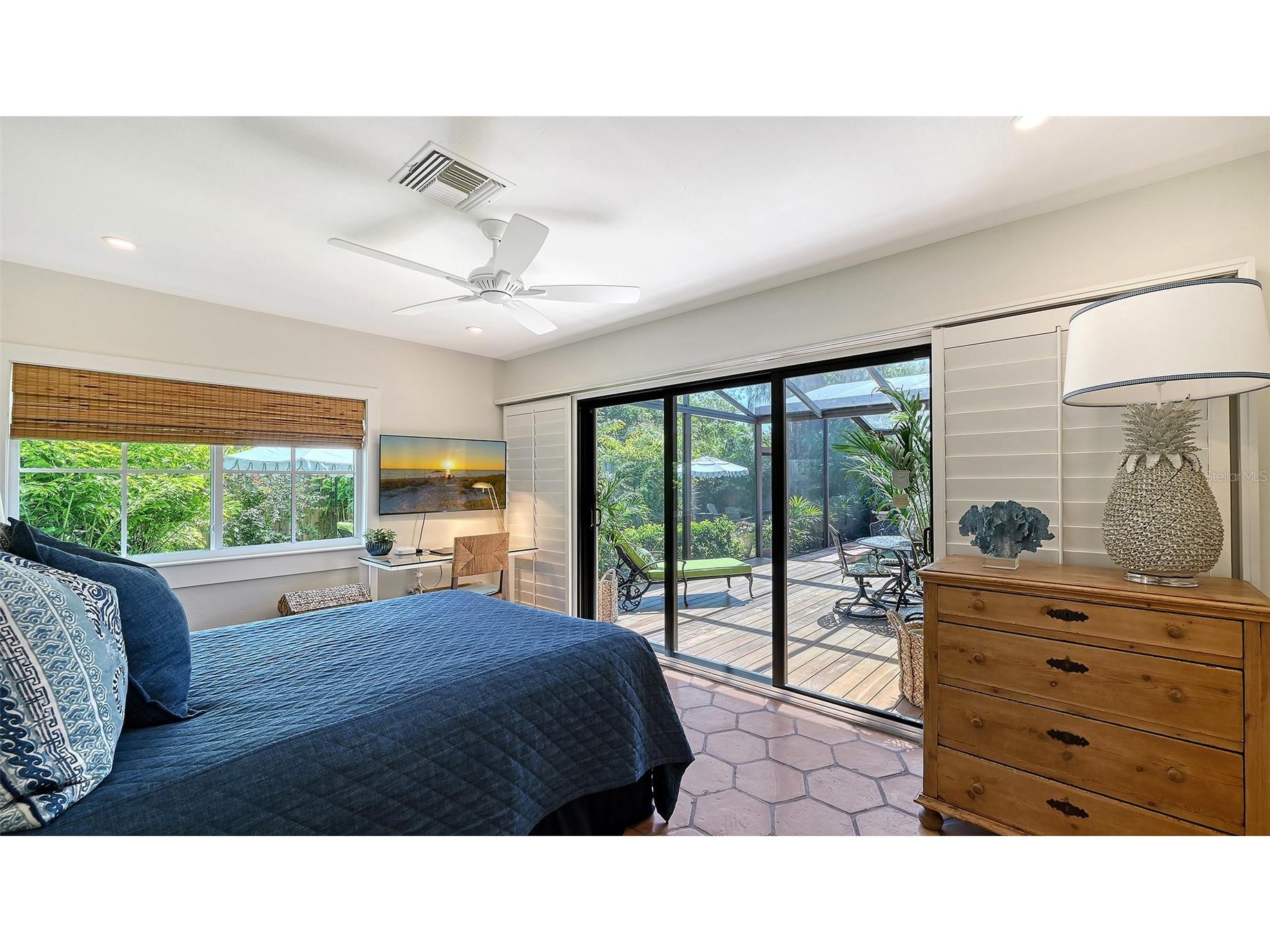1514 S Lake Shore Drive Sarasota FL 34231 A4684167 image19