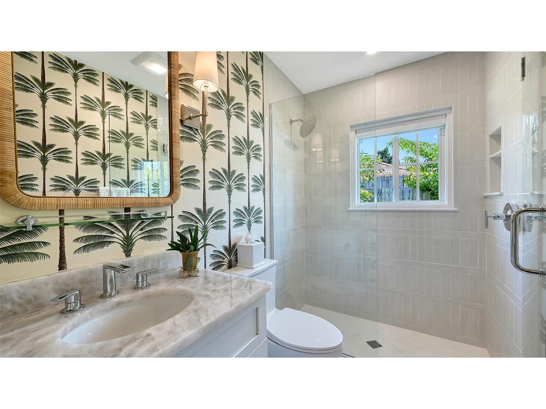 1514 S Lake Shore Drive Sarasota FL 34231 A4684167 image21