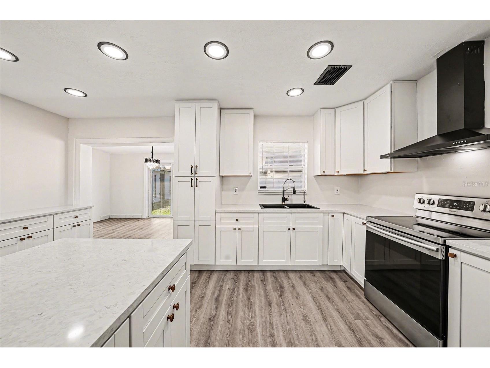 1514 W River Lane Tampa FL 33603 O6392709 image16