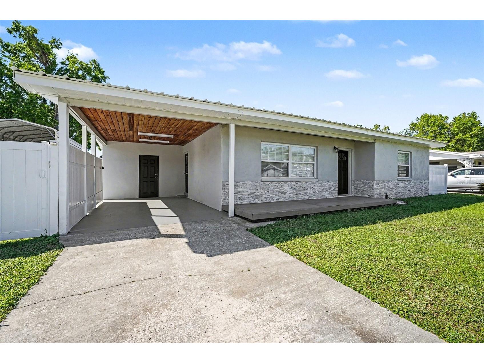 1514 W River Lane Tampa FL 33603 O6392709 image2