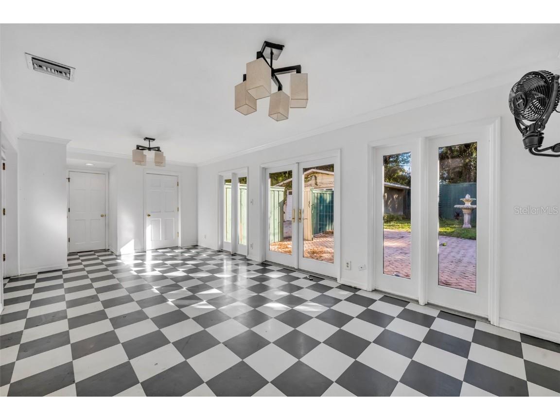 1515 Orangewood Avenue Orlando FL 32806 O6364348 image29