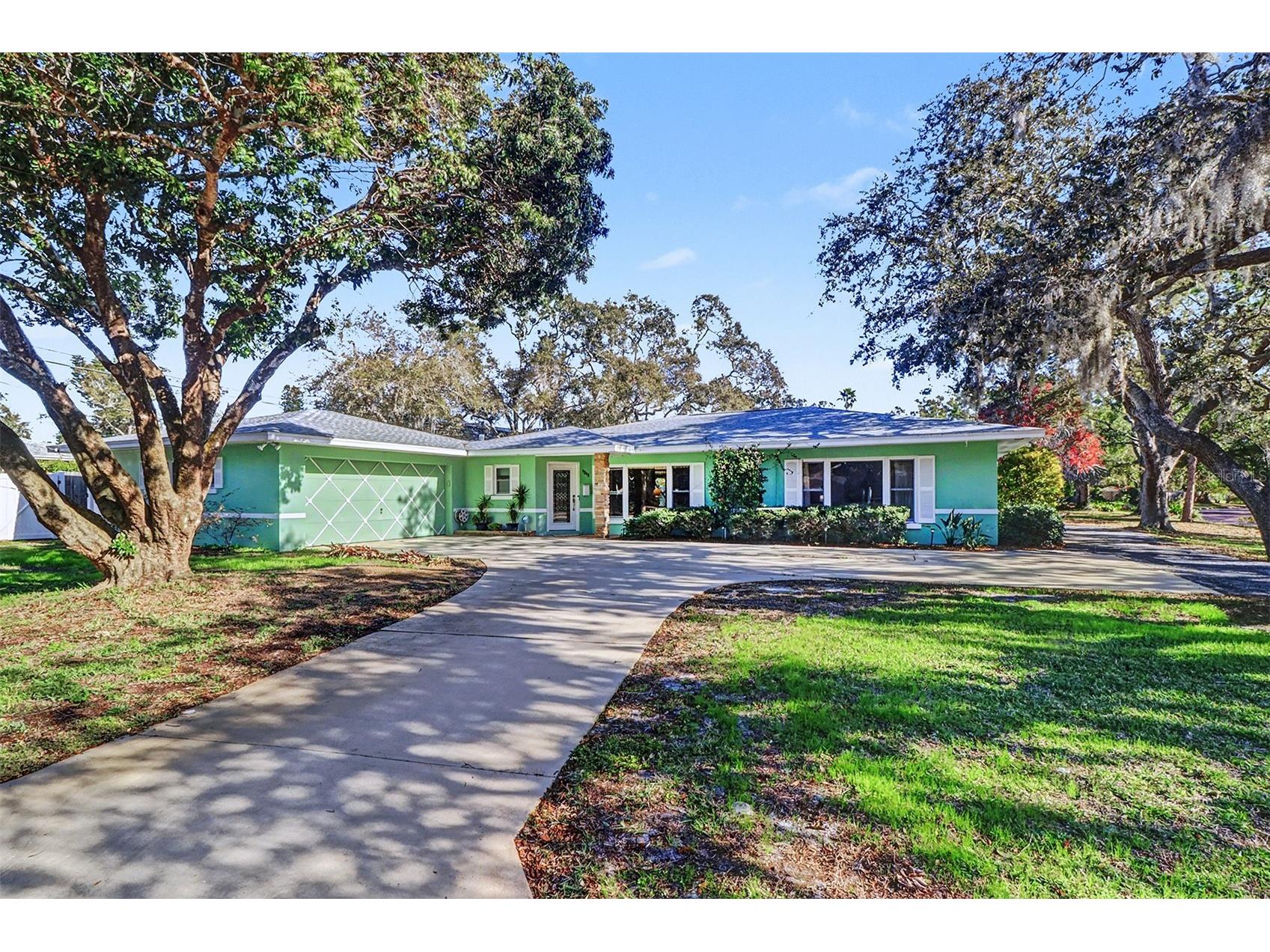 1515 Serpentine Drive S Saint Petersburg FL 33705 L4958254 image1