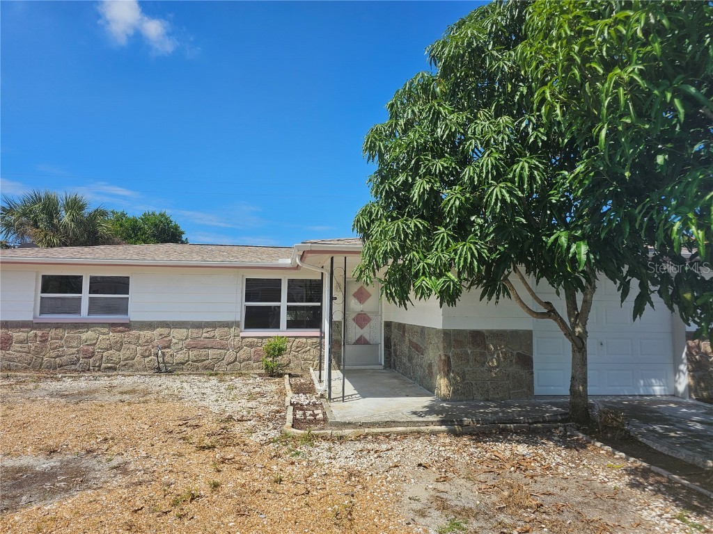 1515 Toledo Street Holiday FL 34690 TB8305261 image1