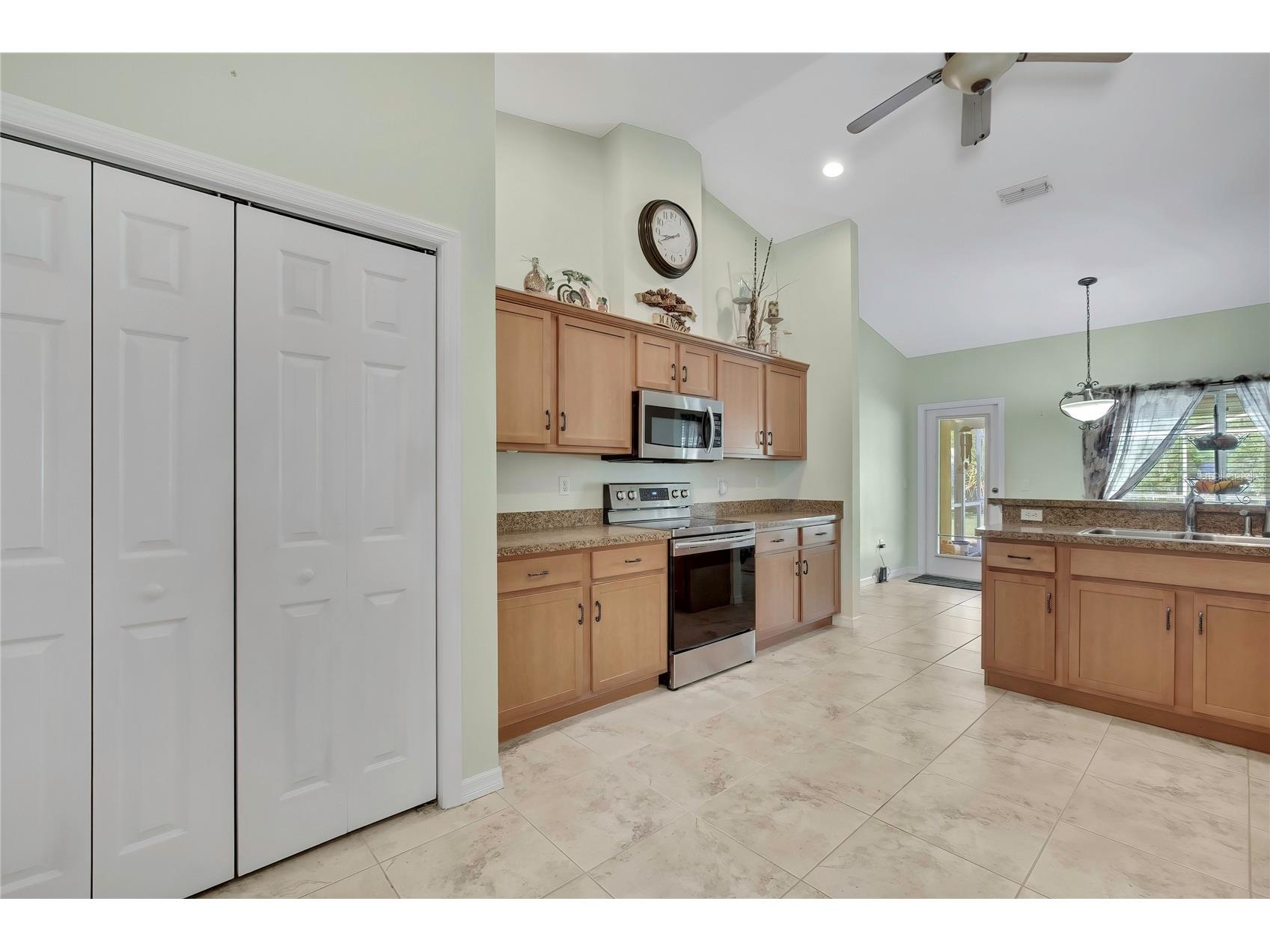15157 Duck Hawk Road Weeki Wachee FL 34614 W7885013 image11