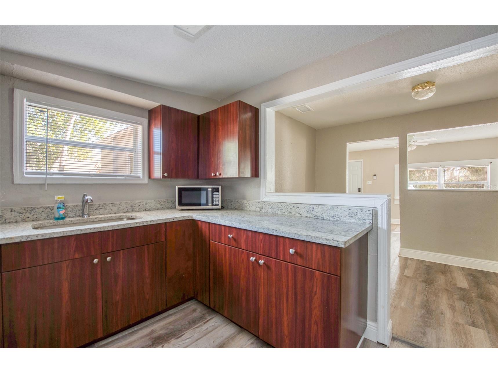 1516 E Waters Avenue Tampa FL 33604 TB8471248 image11