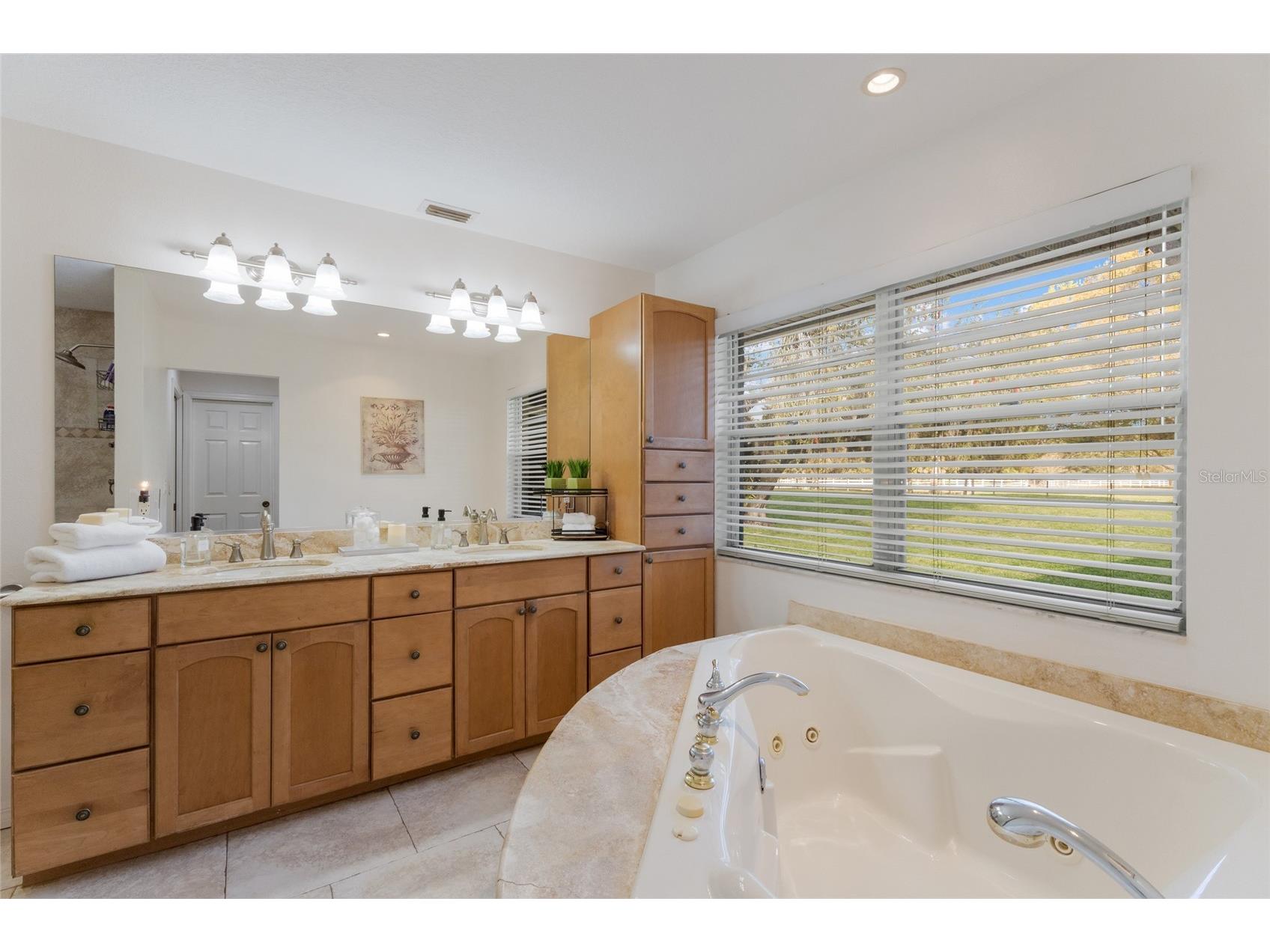 1516 Fox Creek Drive Sarasota FL 34240 A4683593 image43