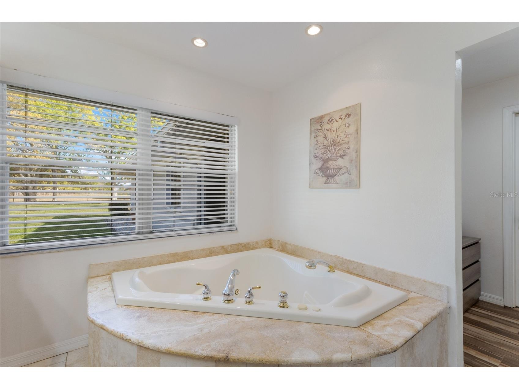 1516 Fox Creek Drive Sarasota FL 34240 A4683593 image44
