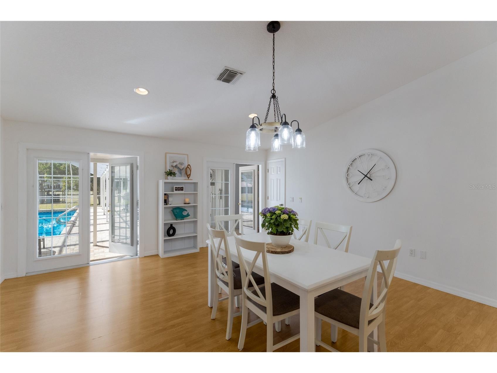 1516 Fox Creek Drive Sarasota FL 34240 A4683593 image51