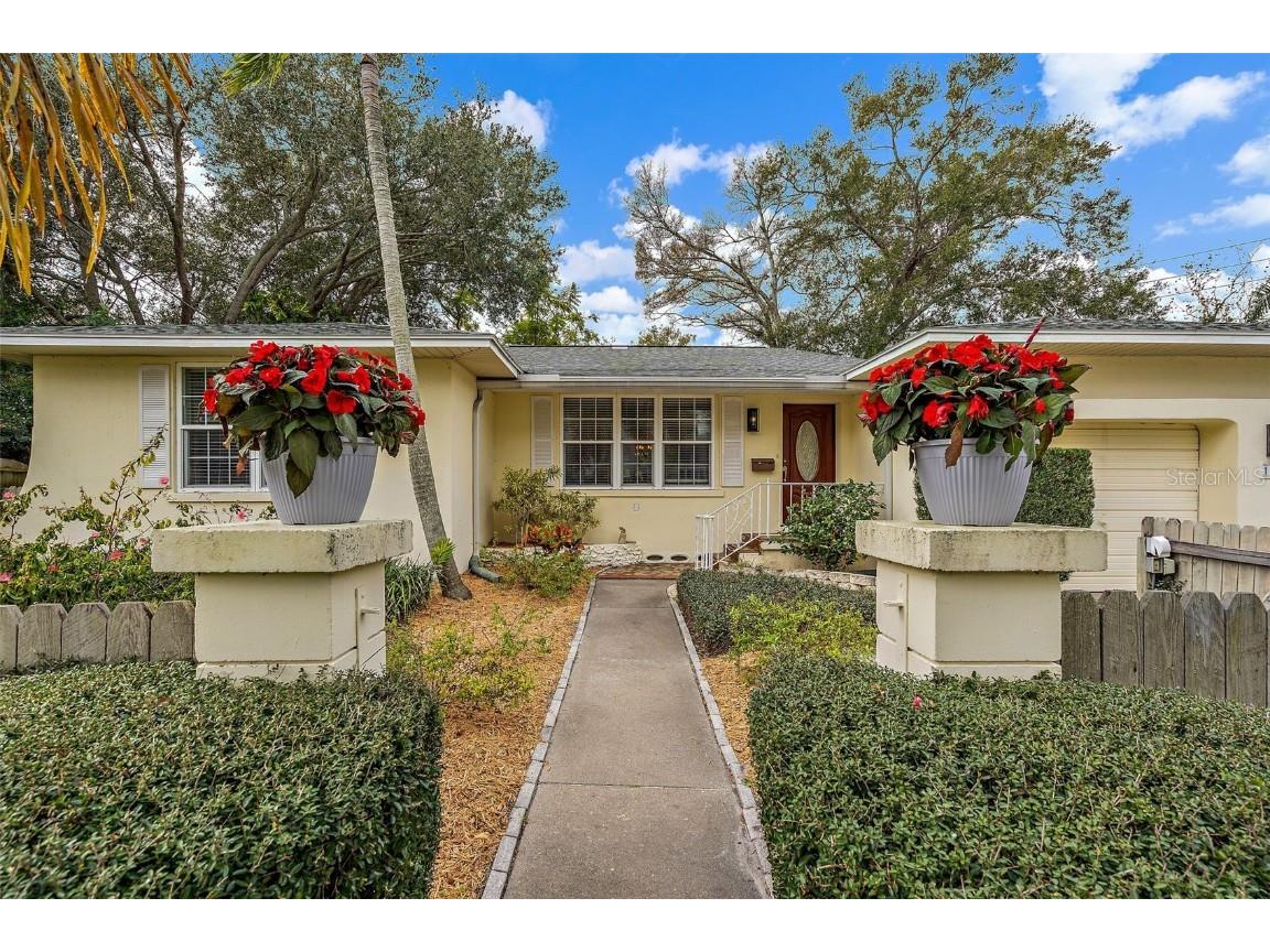 1516 Kenwood Avenue N Saint Petersburg FL 33704 U8229163 image1
