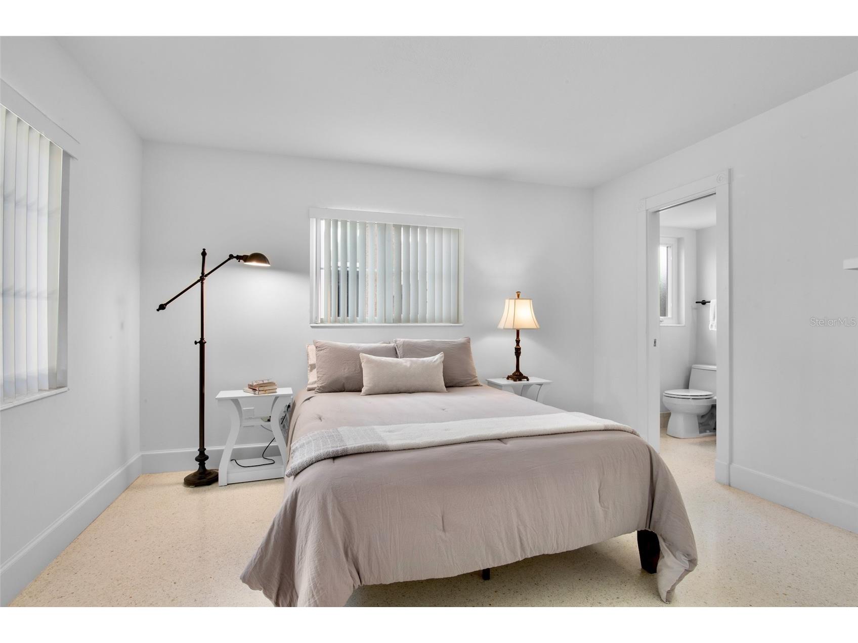 1516 Oak Street Sarasota FL 34236 A4680208 image20