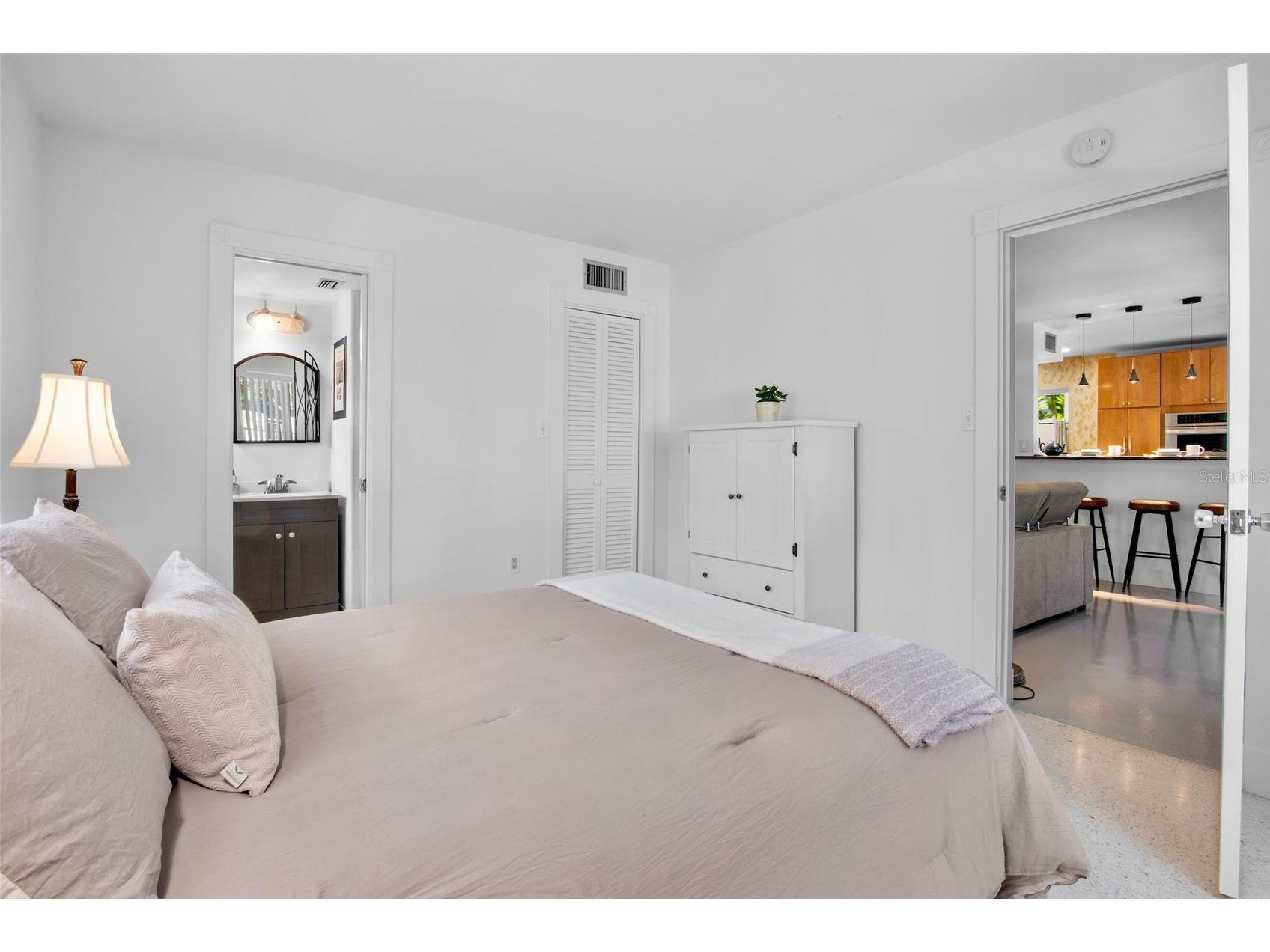 1516 Oak Street Sarasota FL 34236 A4680208 image21