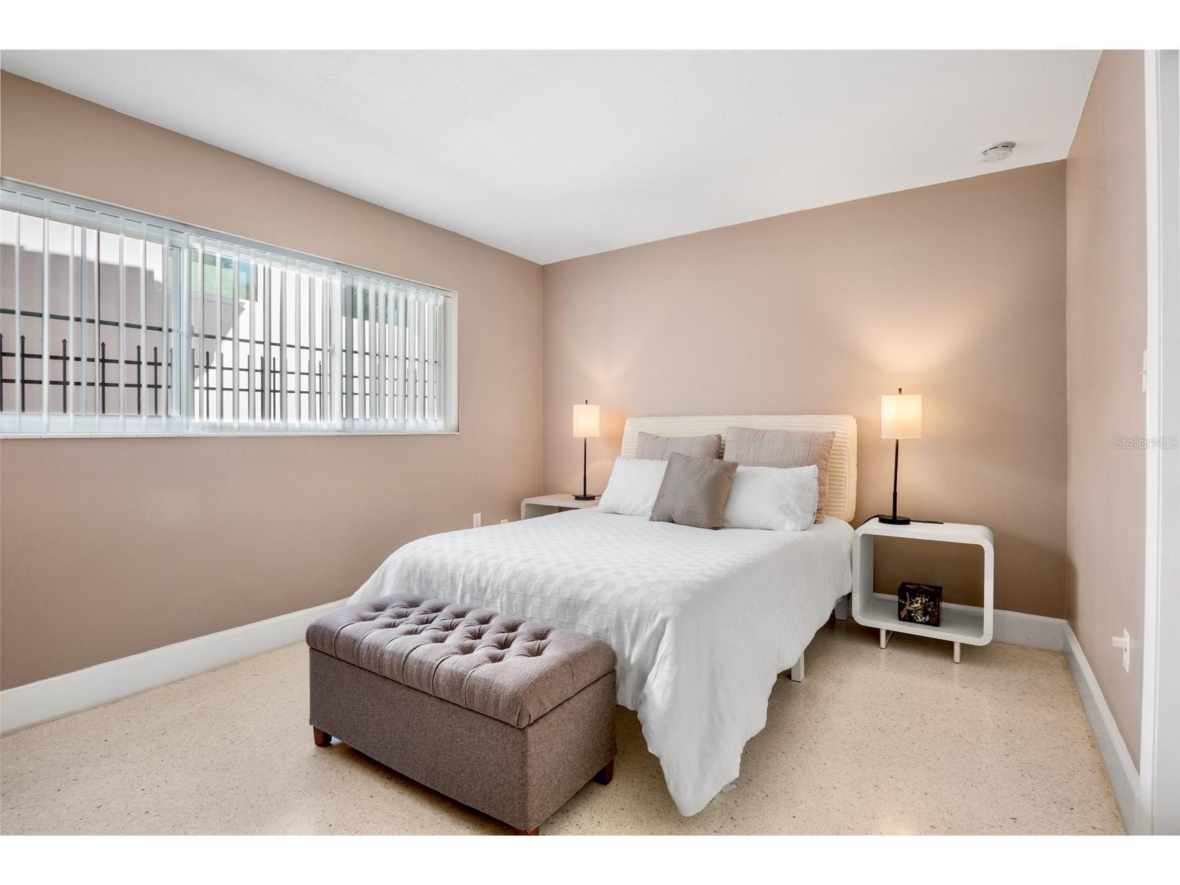 1516 Oak Street Sarasota FL 34236 A4680208 image23
