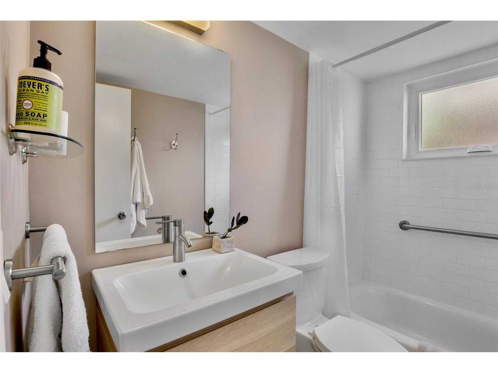 1516 Oak Street Sarasota FL 34236 A4680208 image24