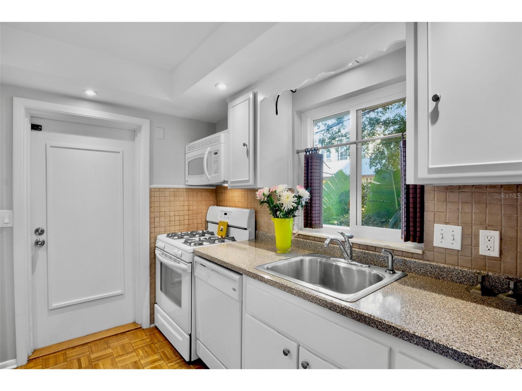 1516 Oak Street Sarasota FL 34236 A4680208 image30