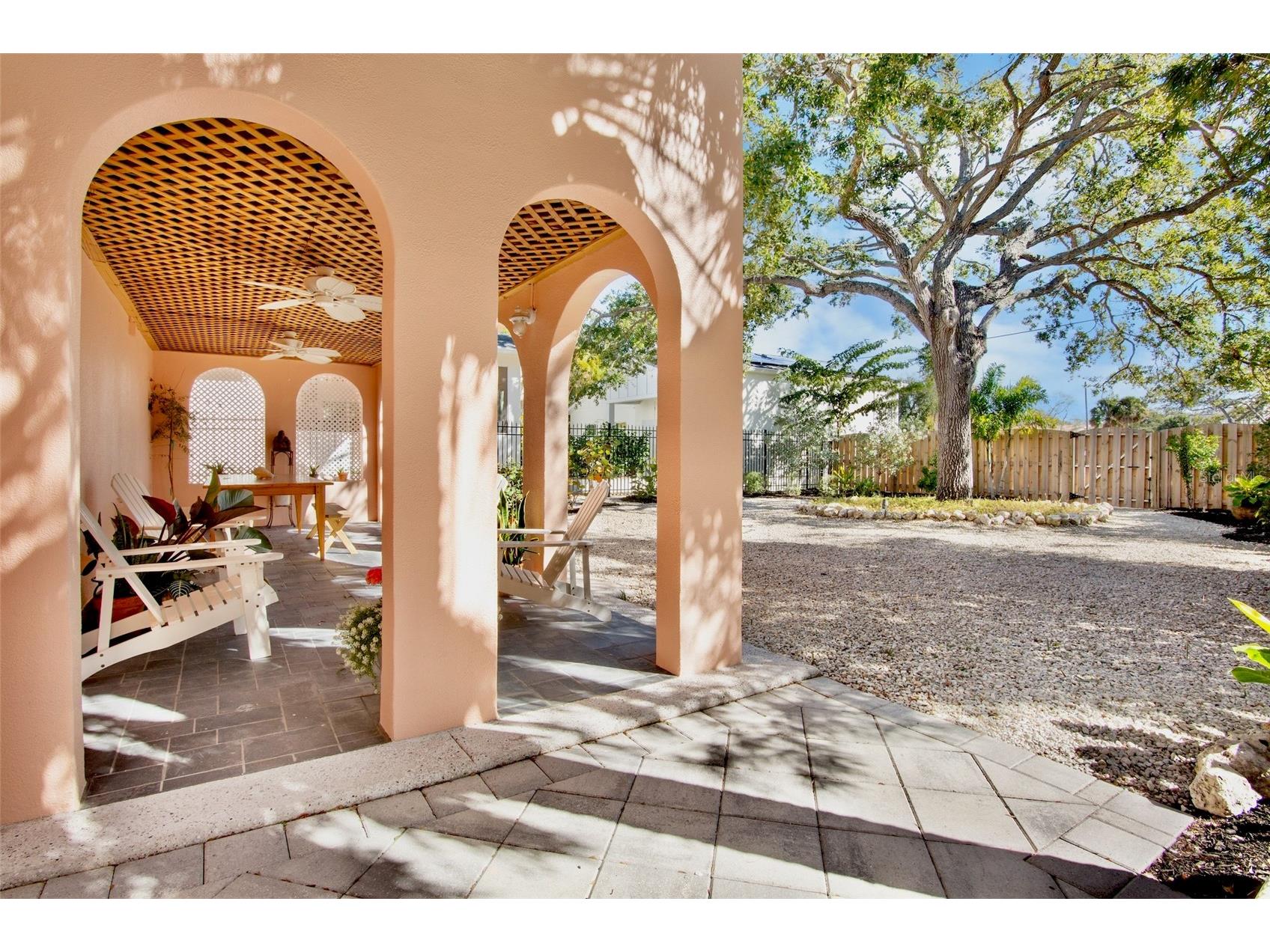 1516 Oak Street Sarasota FL 34236 A4680208 image4
