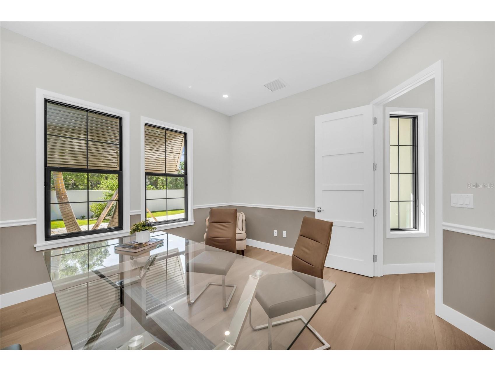 1516 S Orange Avenue Sarasota FL 34239 A4676686 image46