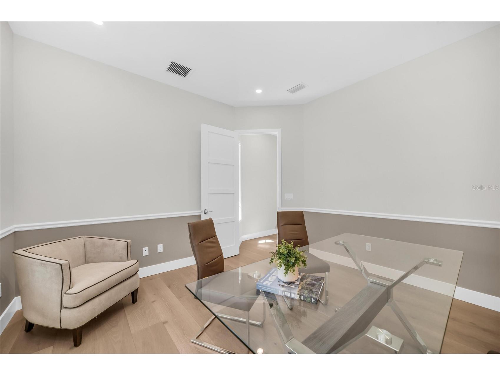 1516 S Orange Avenue Sarasota FL 34239 A4676686 image47