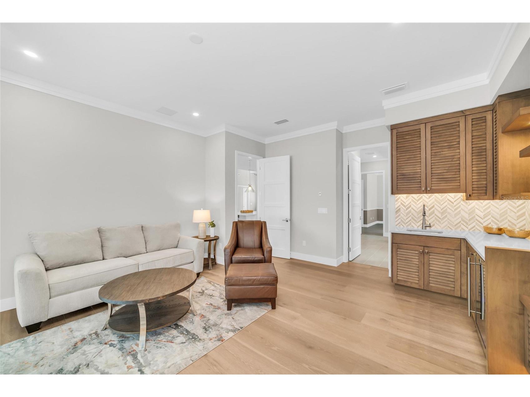 1516 S Orange Avenue Sarasota FL 34239 A4676686 image50