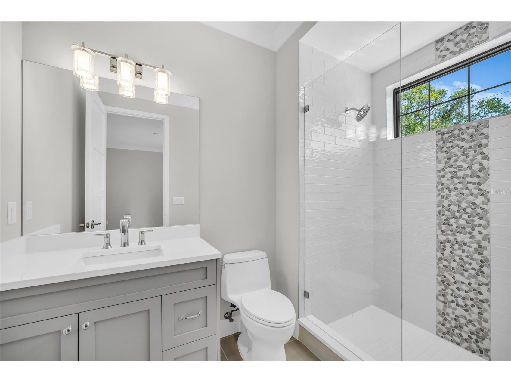 1516 S Orange Avenue Sarasota FL 34239 A4676686 image70