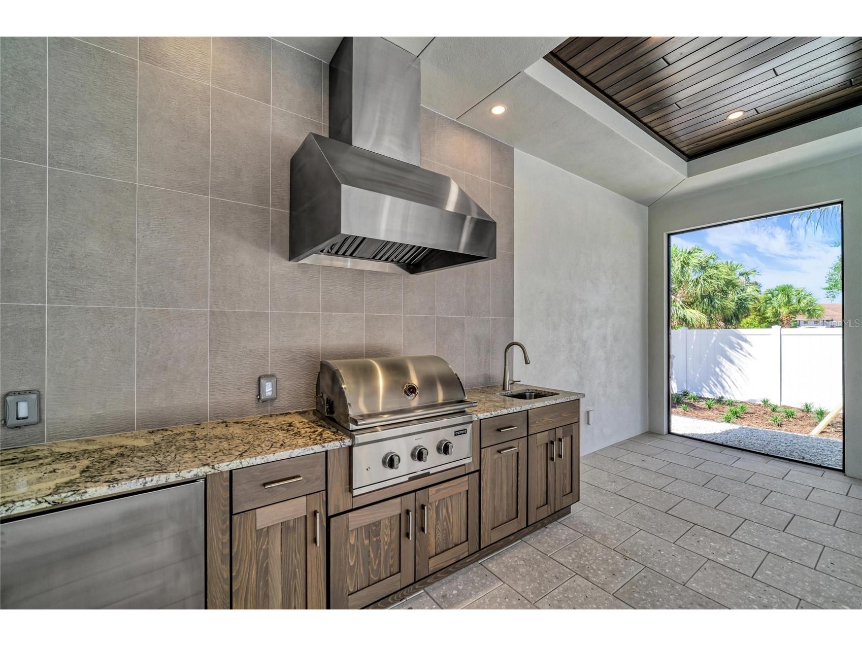 1516 S Orange Avenue Sarasota FL 34239 A4676686 image73