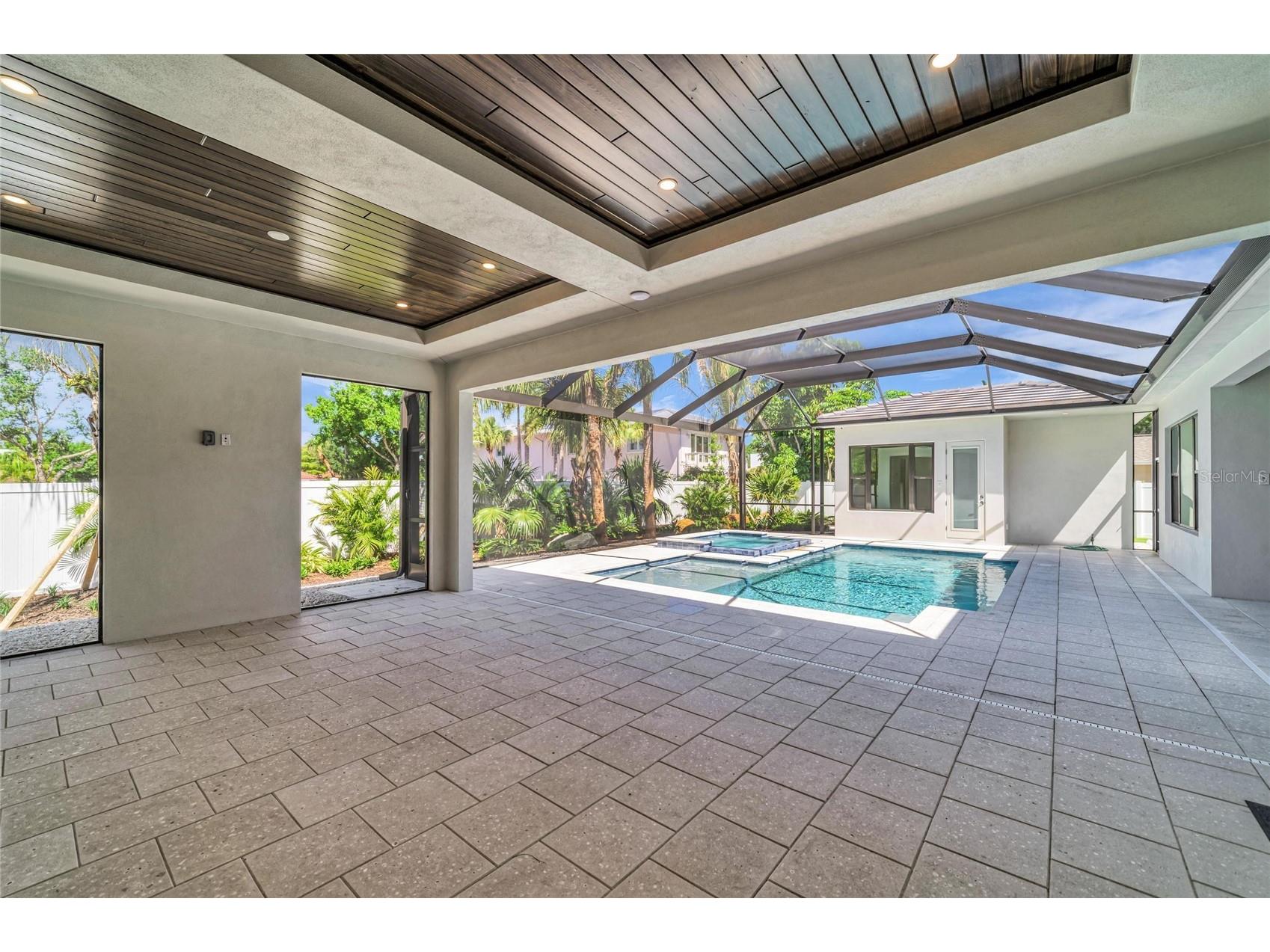 1516 S Orange Avenue Sarasota FL 34239 A4676686 image76