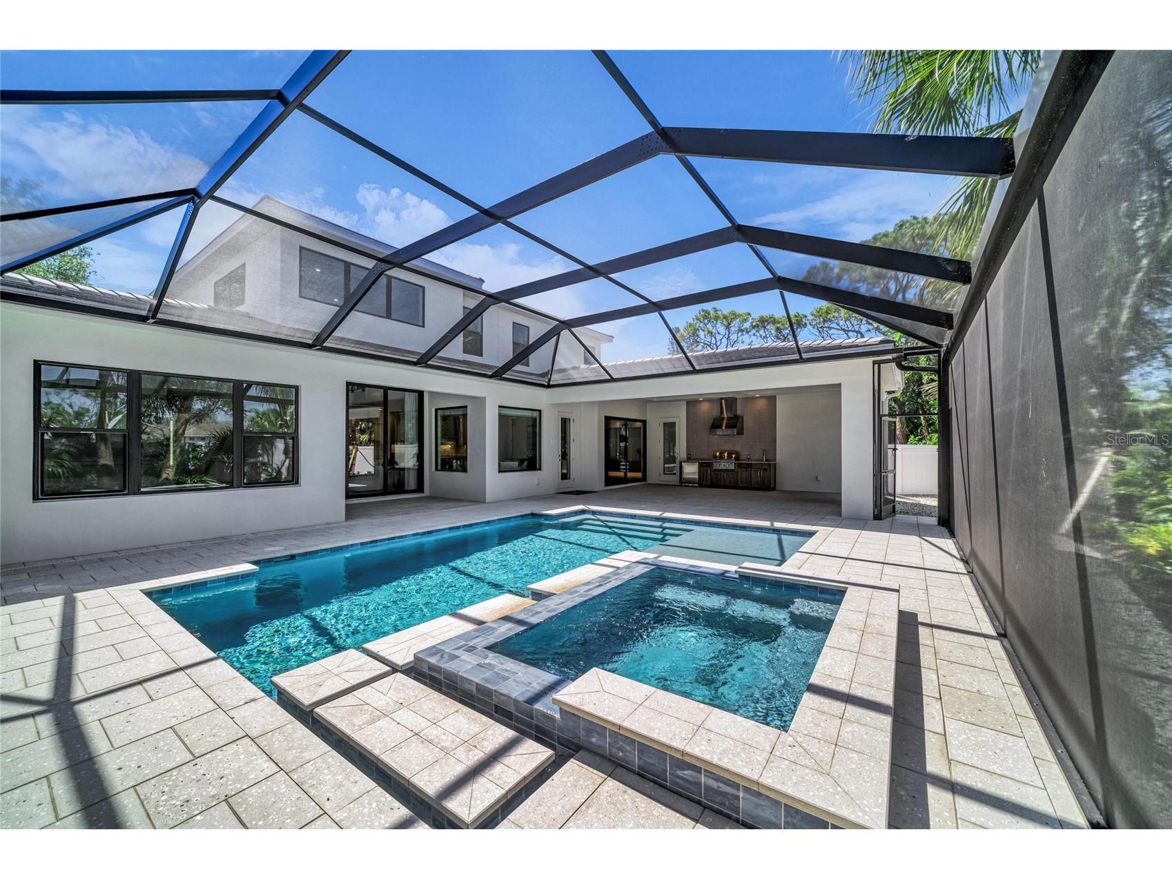 1516 S Orange Avenue Sarasota FL 34239 A4676686 image79