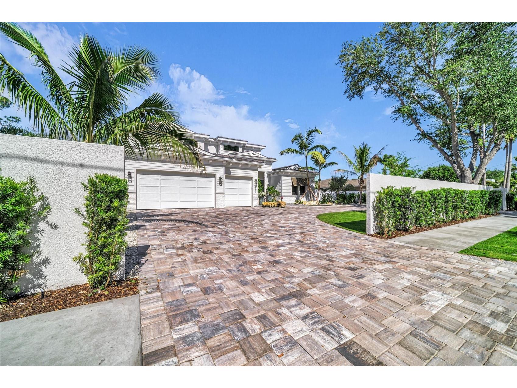 1516 S Orange Avenue Sarasota FL 34239 A4676686 image8