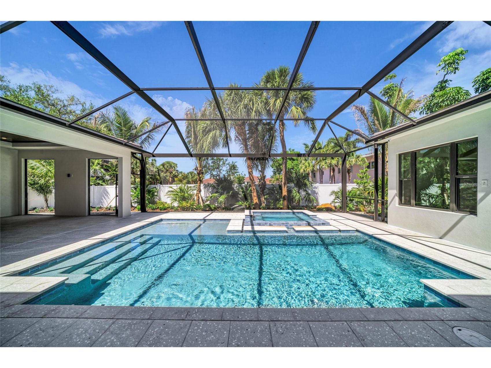 1516 S Orange Avenue Sarasota FL 34239 A4676686 image81