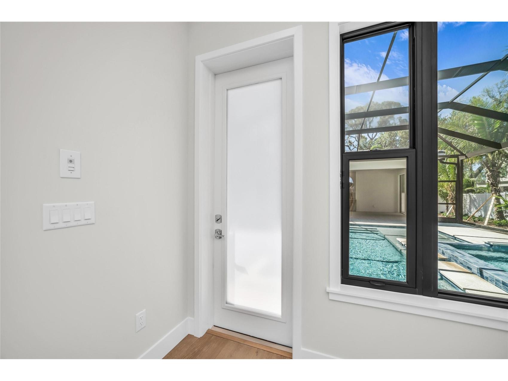 1516 S Orange Avenue Sarasota FL 34239 A4676686 image84