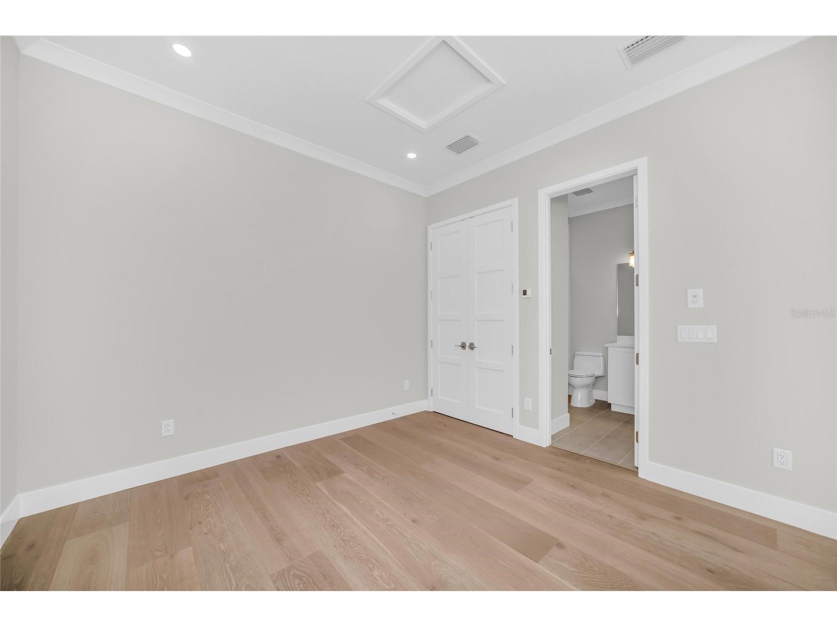 1516 S Orange Avenue Sarasota FL 34239 A4676686 image85
