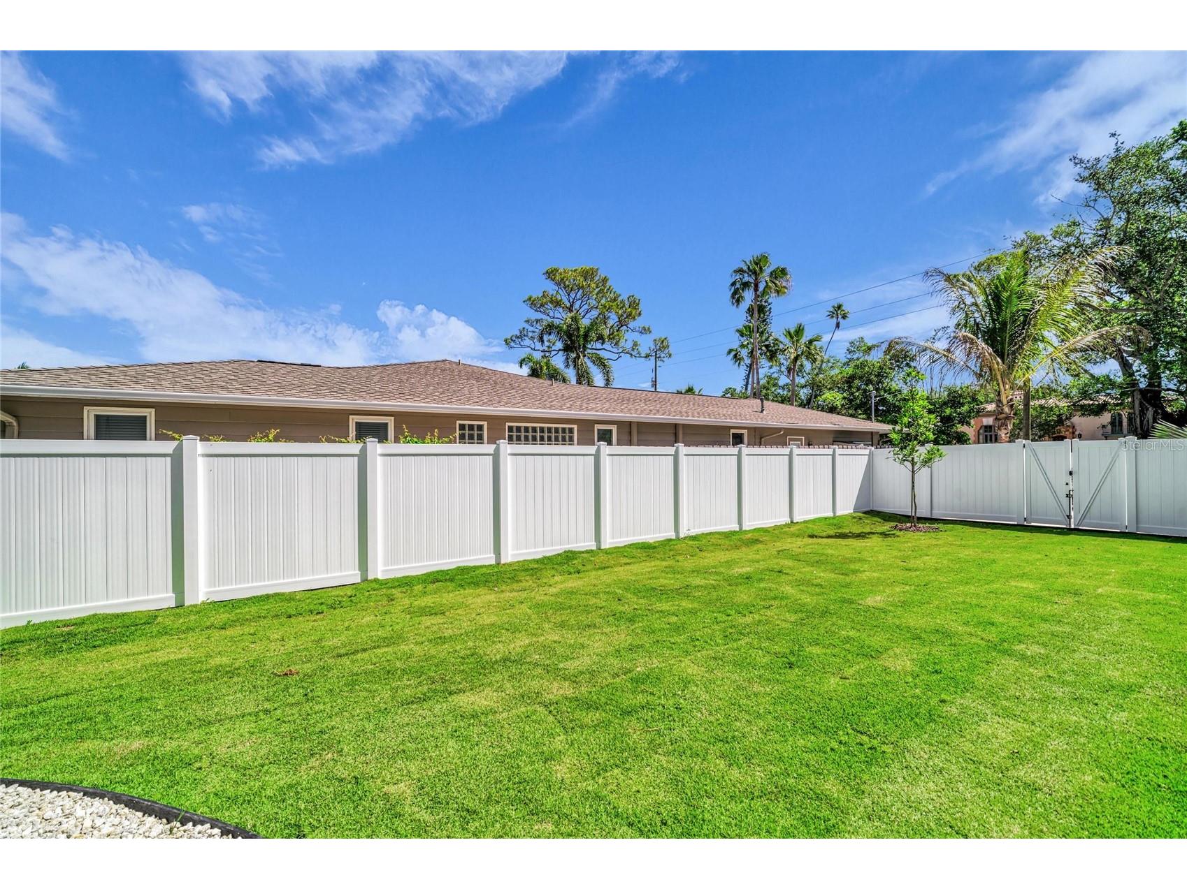 1516 S Orange Avenue Sarasota FL 34239 A4676686 image88