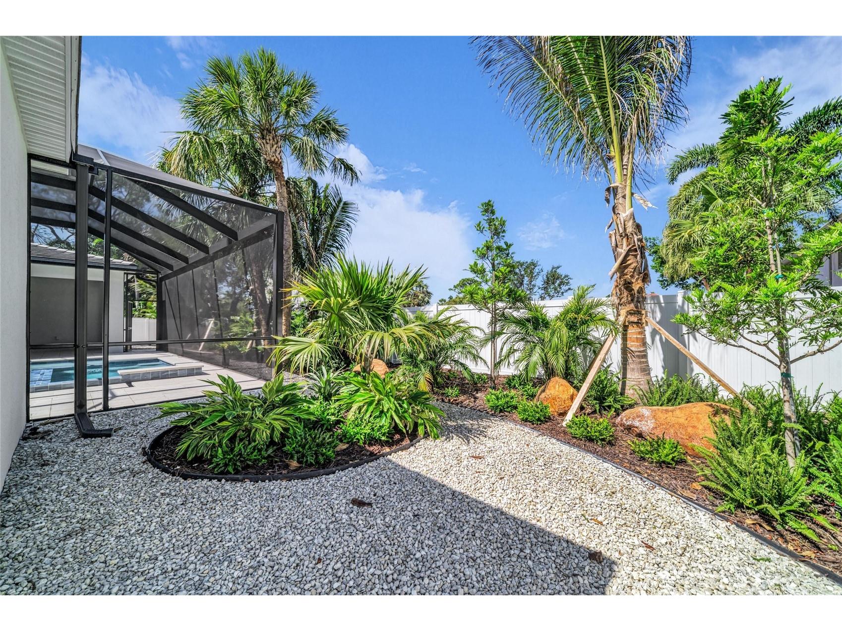 1516 S Orange Avenue Sarasota FL 34239 A4676686 image90
