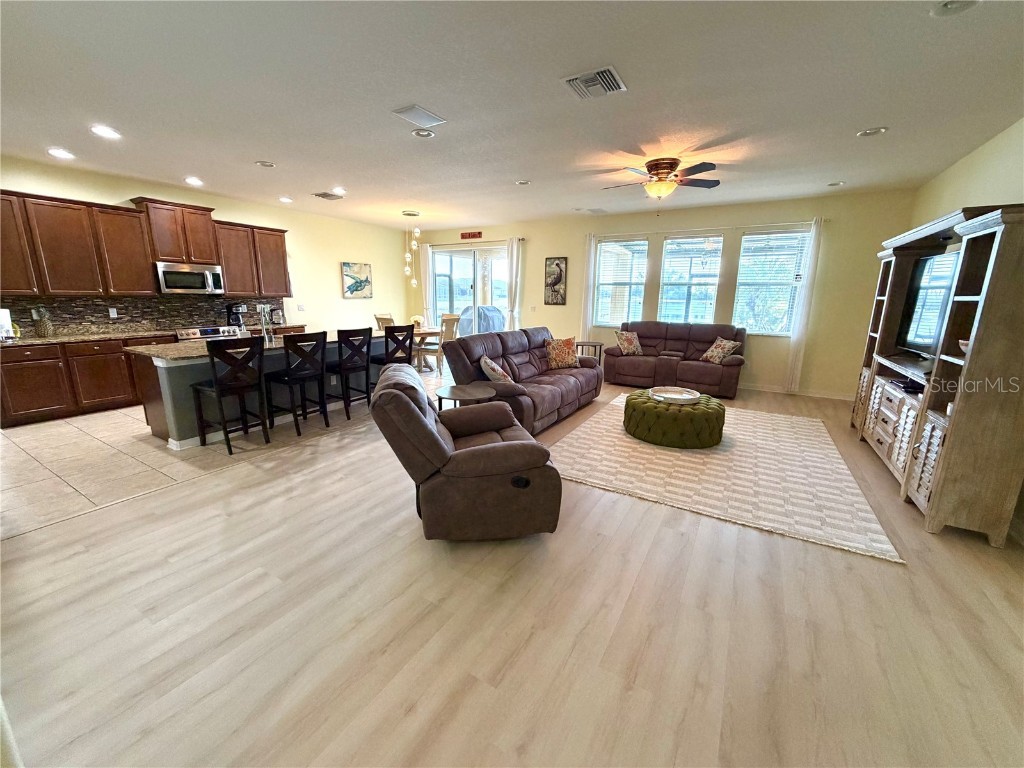 1516 Yale Castle Court Ruskin FL 33570 TB8430482 image11