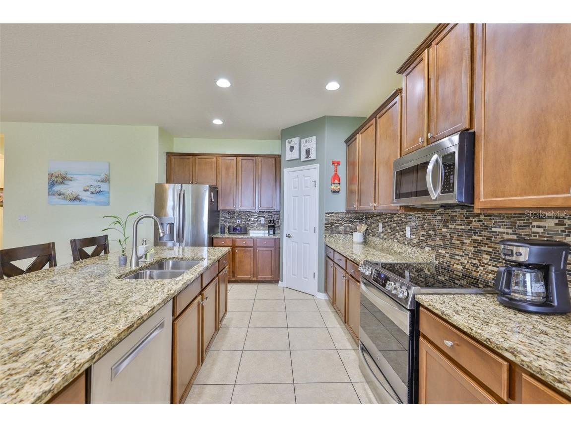 1516 Yale Castle Court Ruskin FL 33570 TB8430482 image12