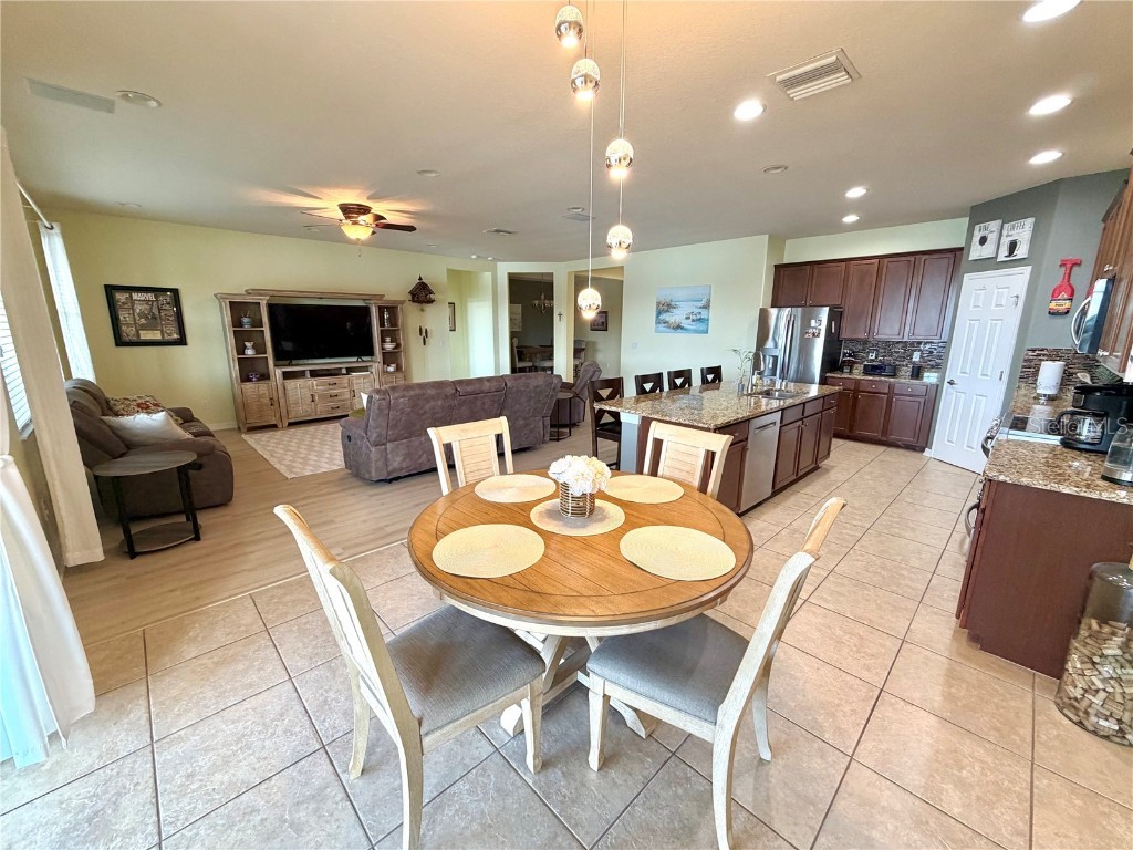 1516 Yale Castle Court Ruskin FL 33570 TB8430482 image15