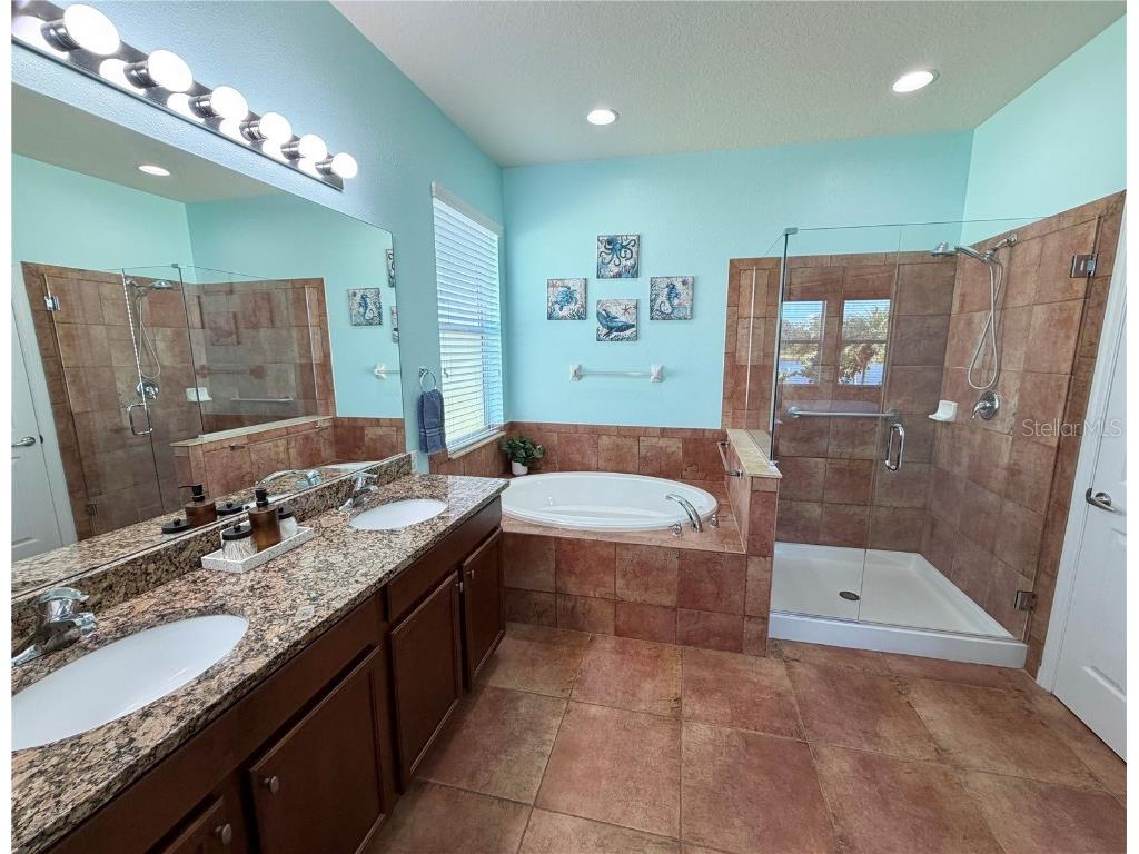 1516 Yale Castle Court Ruskin FL 33570 TB8430482 image31