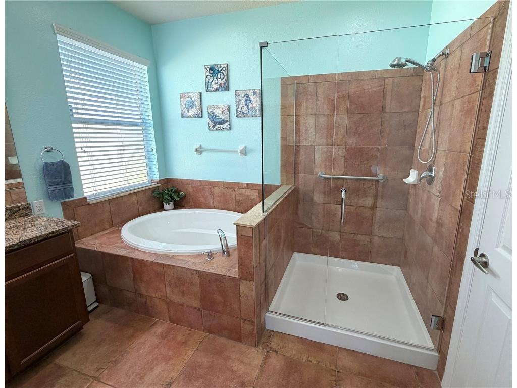 1516 Yale Castle Court Ruskin FL 33570 TB8430482 image32