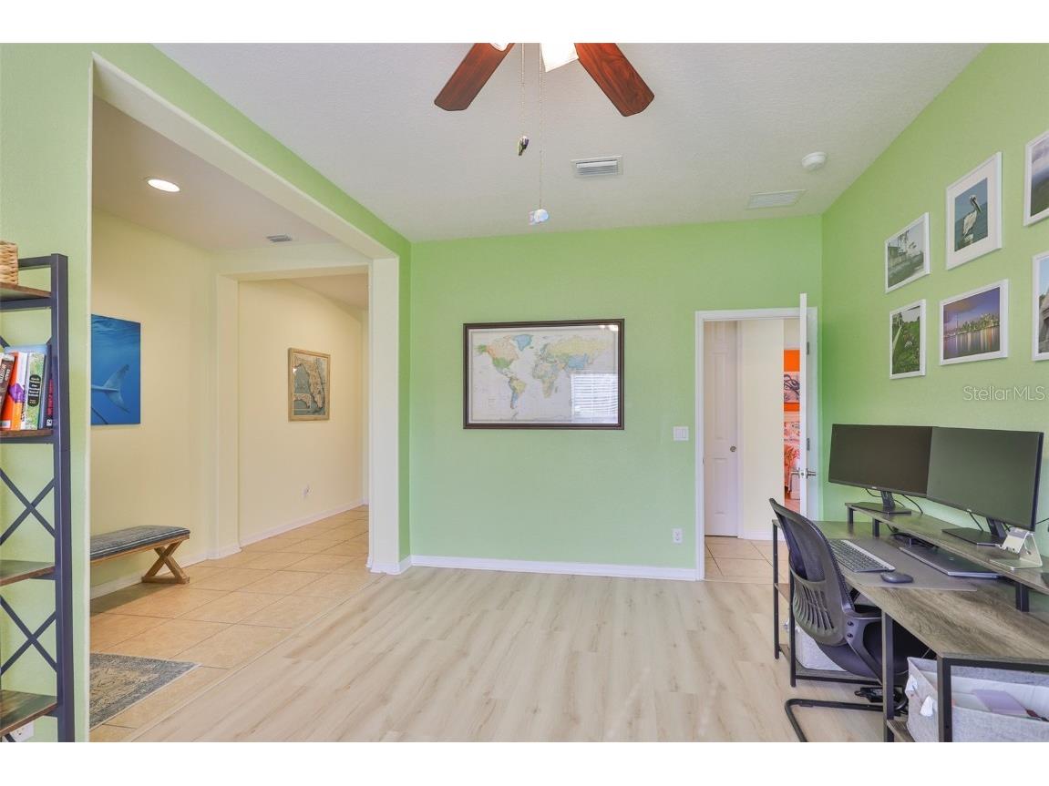 1516 Yale Castle Court Ruskin FL 33570 TB8430482 image7