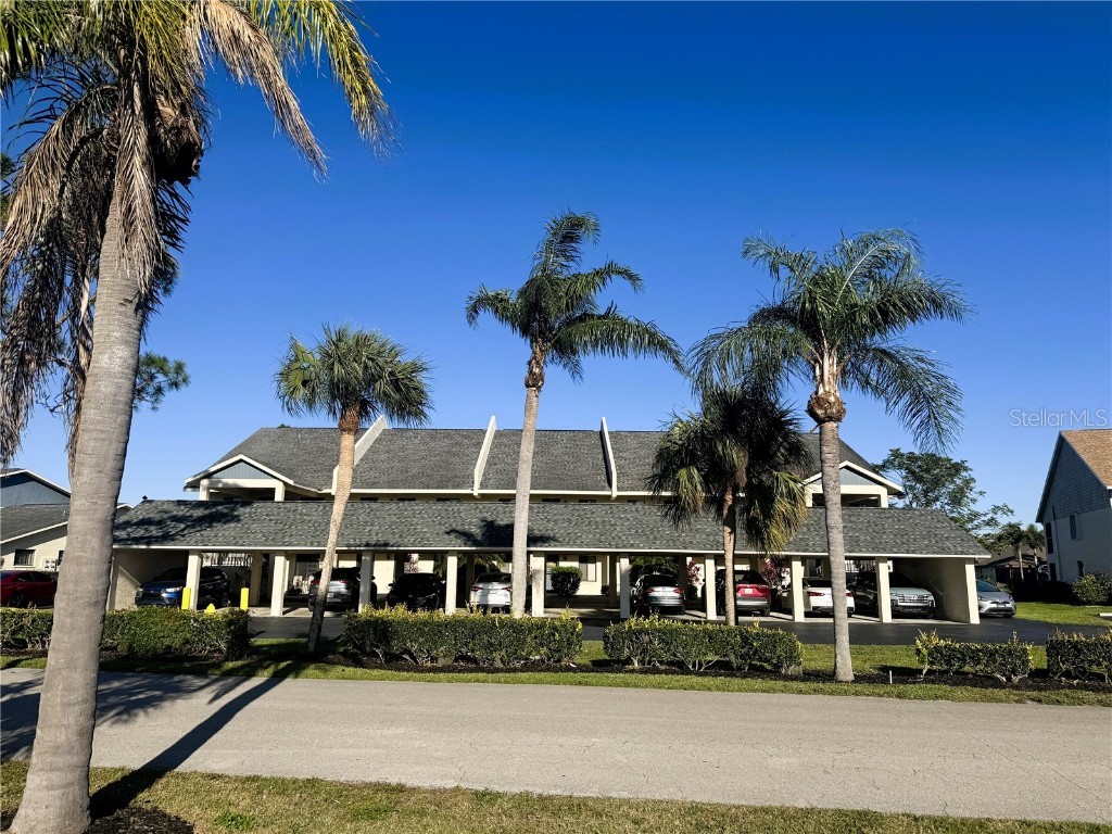 15160 Riverbend Boulevard #403 North Fort Myers FL 33917 A4643453 image1