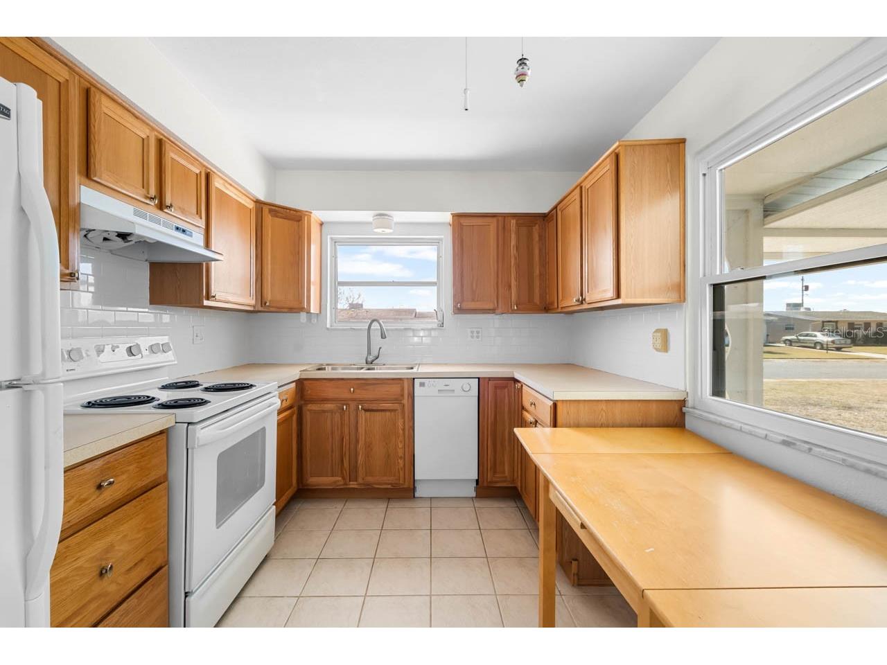 1517 Chevy Chase Drive Sun City Center FL 33573 TB8480107 image9