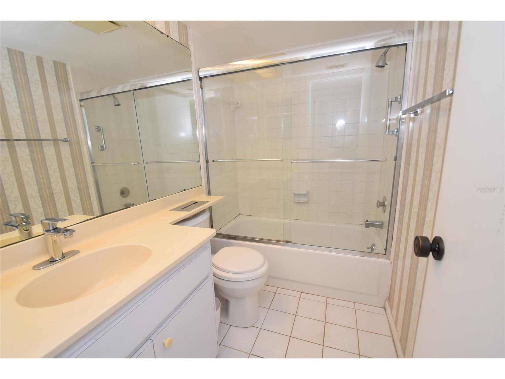 1518 Pelican Point Drive #BA156 Sarasota FL 34231 A4678486 image13