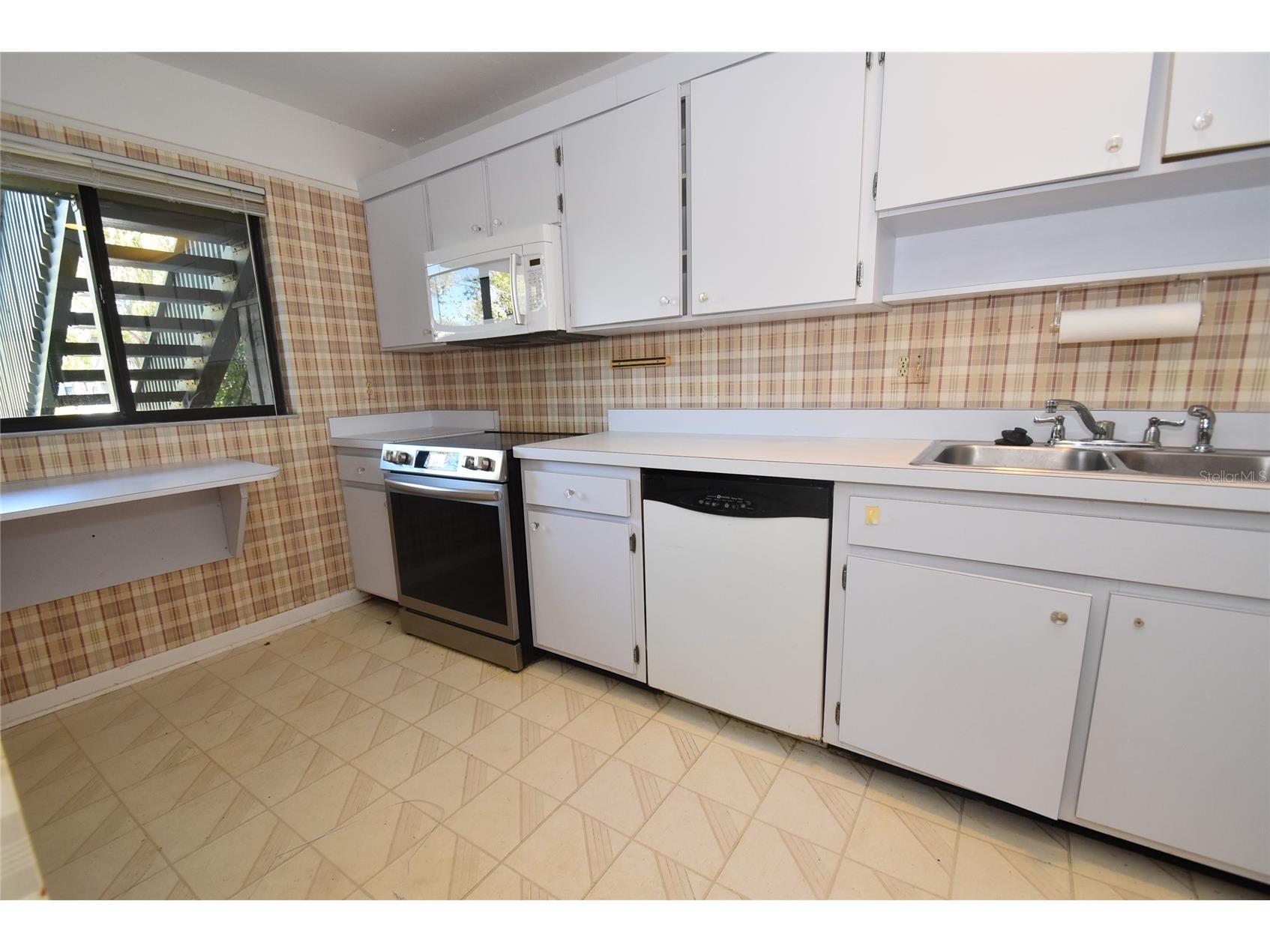 1518 Pelican Point Drive #BA156 Sarasota FL 34231 A4678486 image3