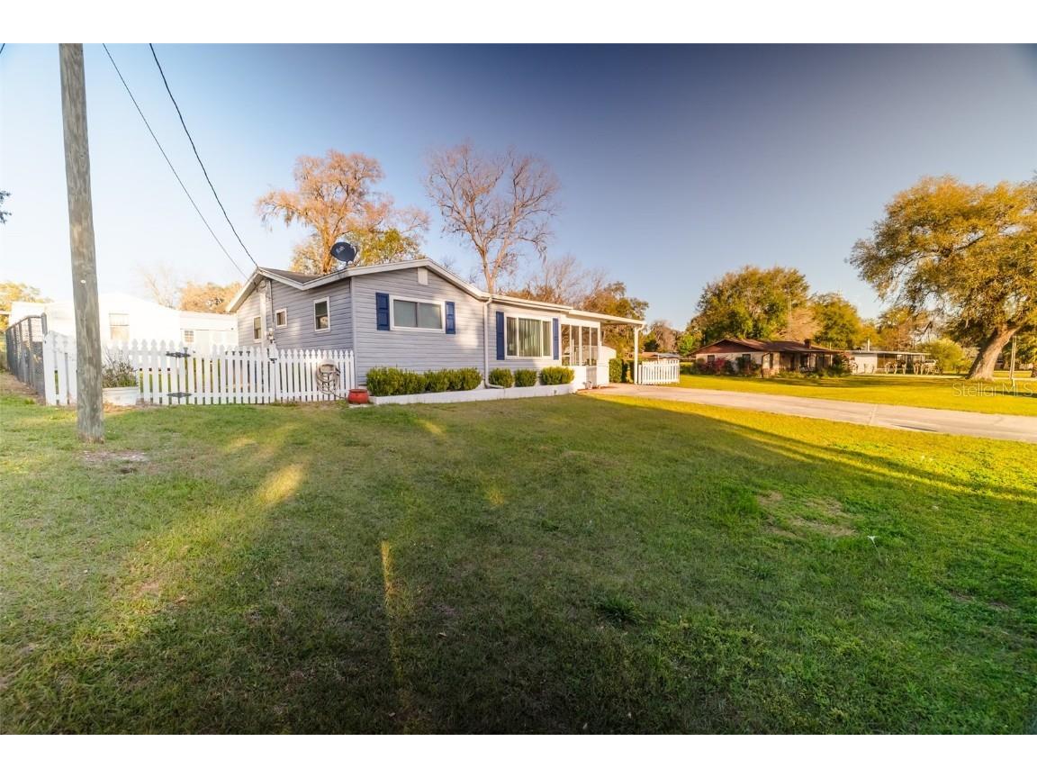 15181 NE 248th Avenue Road Salt Springs FL 32134 - LITTLE LAKE KERR OM673635 image1