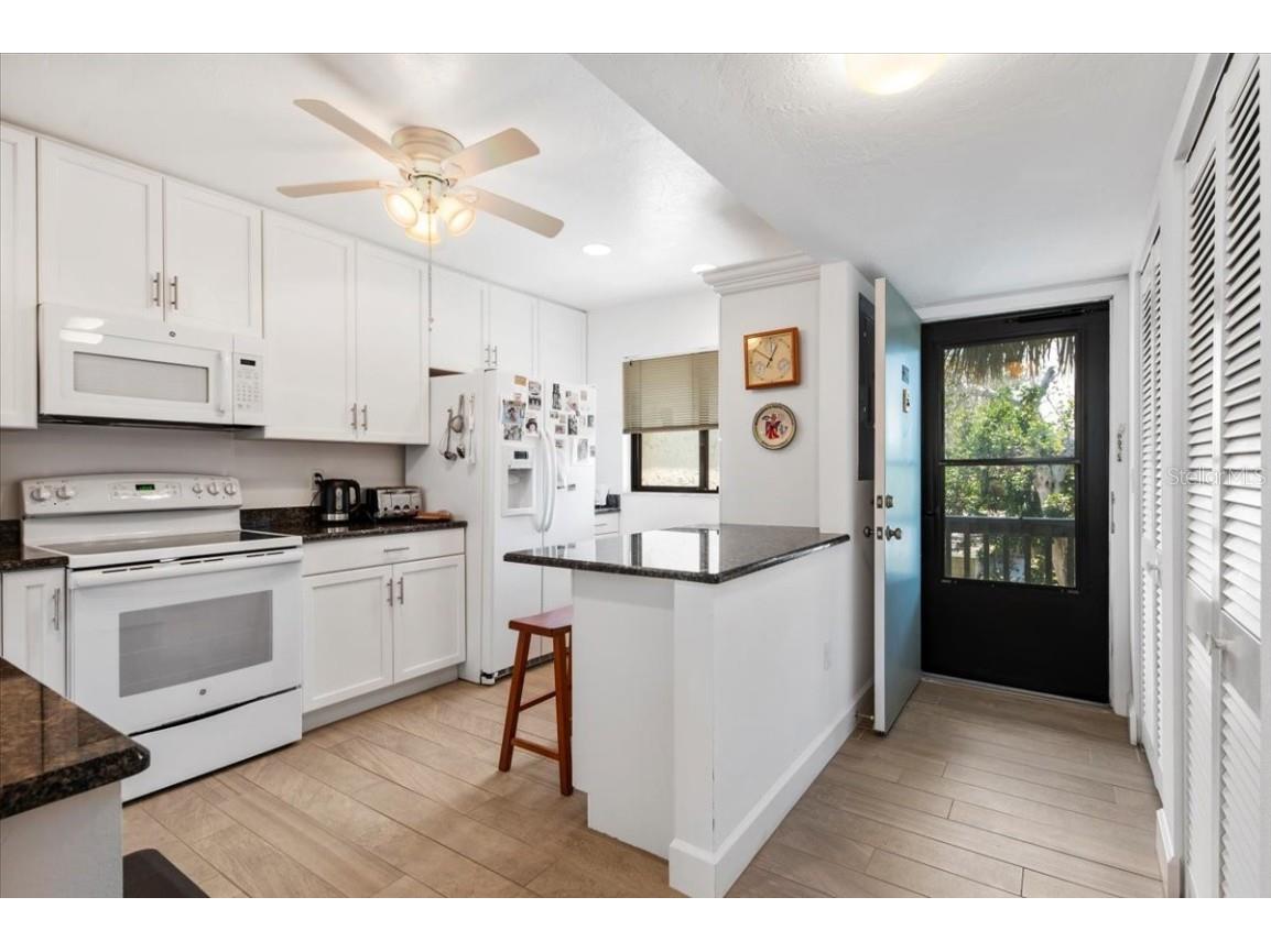 1519 Pelican Point Drive #288 Sarasota FL 34231 - SARASOTA BAY A4675959 image4