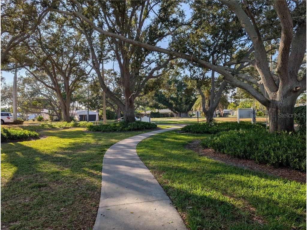 152 58th Avenue S Saint Petersburg FL 33705 TB8444601 image12