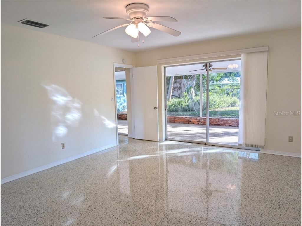 152 58th Avenue S Saint Petersburg FL 33705 TB8444601 image23